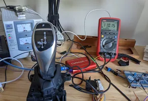 BMW GWS with multimeter and CAN interface connected